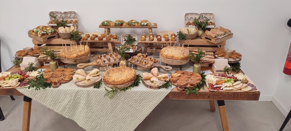 Preparación de un bufé de catering en MartiLeria